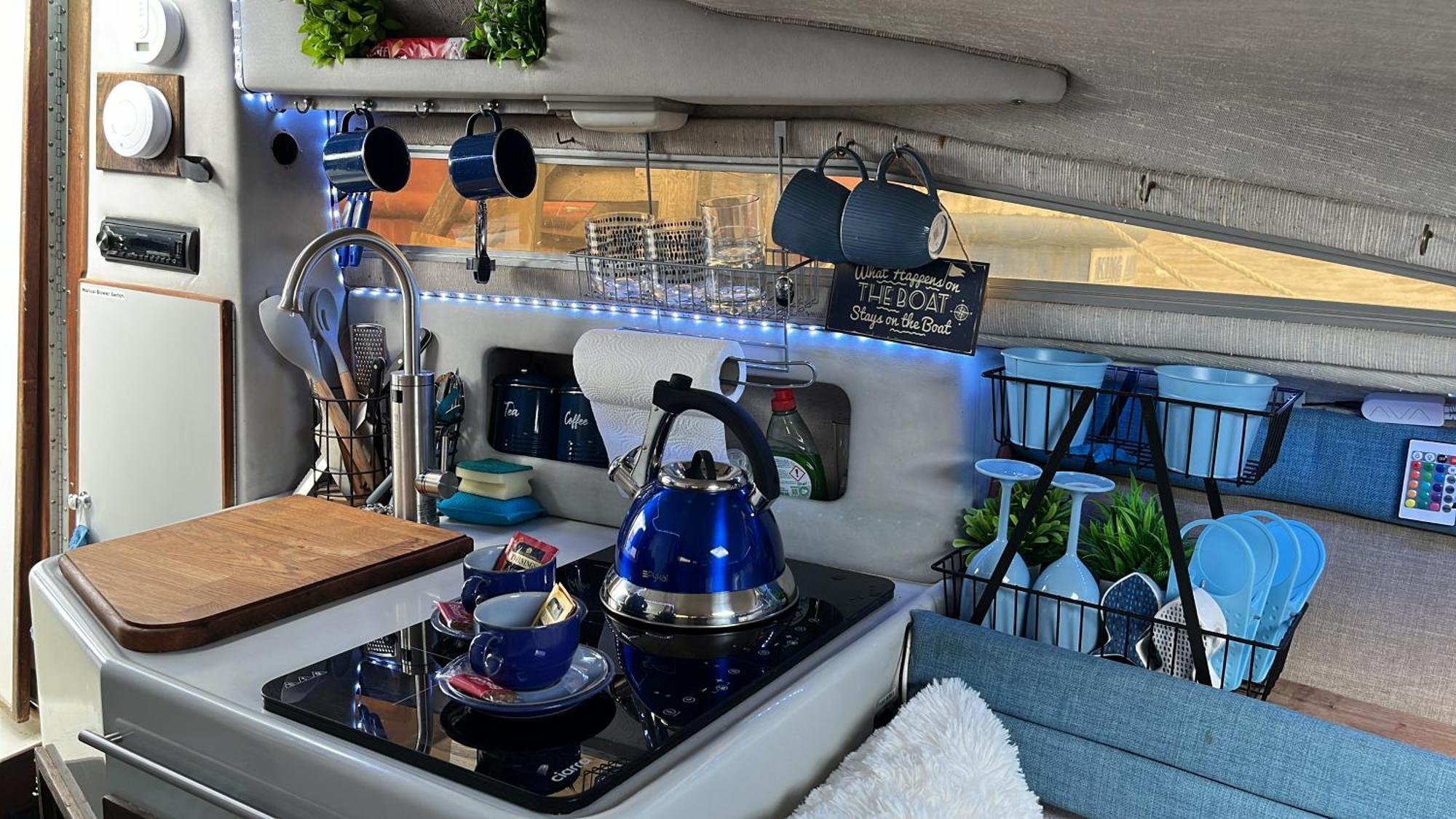 ホテル Floatsyerboat Cuxton エクステリア 写真