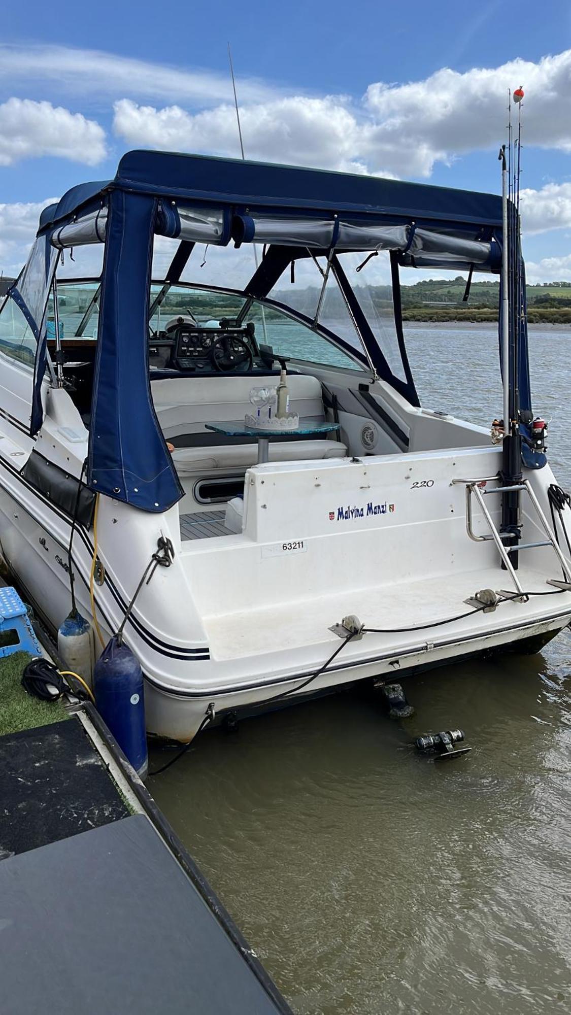 ホテル Floatsyerboat Cuxton エクステリア 写真